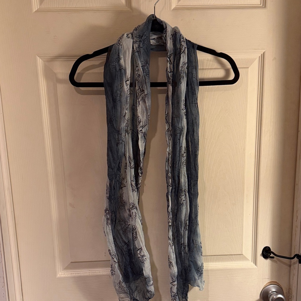 Miley Cyrus & Max Azria Black and White Scarf